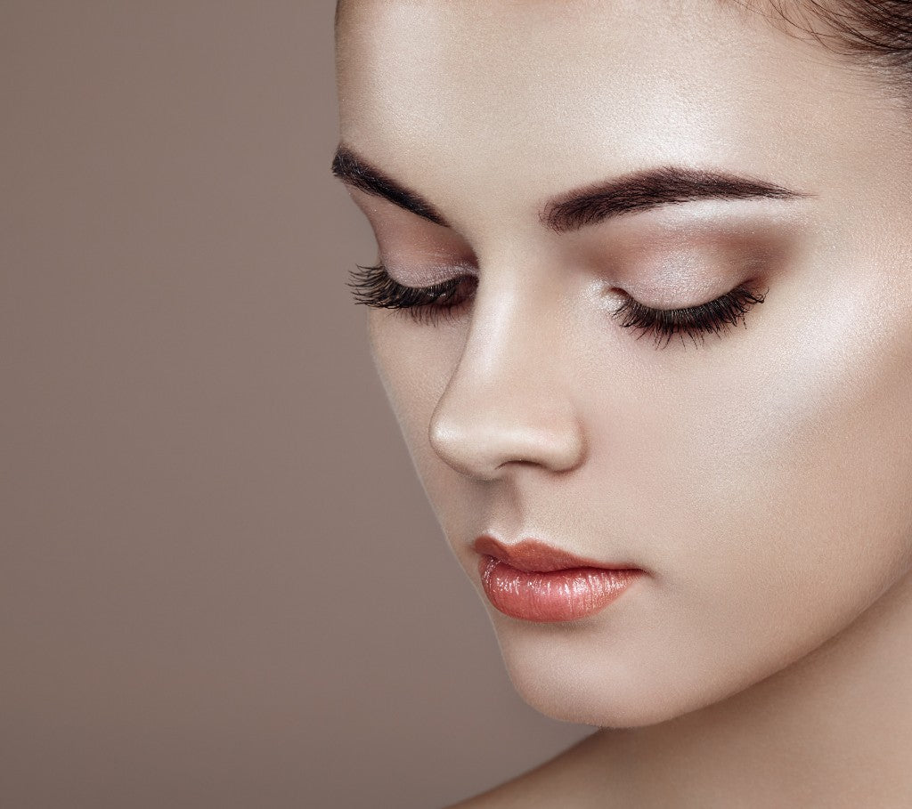 The Must-Have Eyeshadow Sticks for Getting a Glam Look